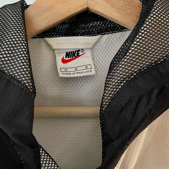 Vintage Nike beige Windbreaker Size M - Picture 3 of 3